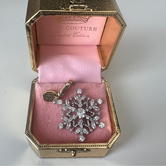 Juicy Couture Limited Edition Snowflake Charm - Picture 2 of 8